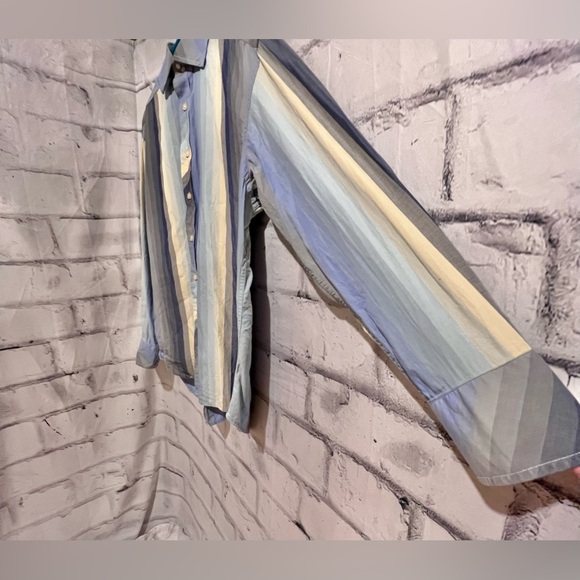 Robert Graham Long Sleeve Flip Cuff Dress Shirt - Picture 5 of 13